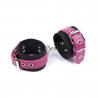 Мягкие черно-розовые наручники на цепочке с карабином