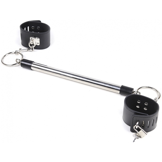 Короткая бондажная распорка (30 см) с черными наручниками